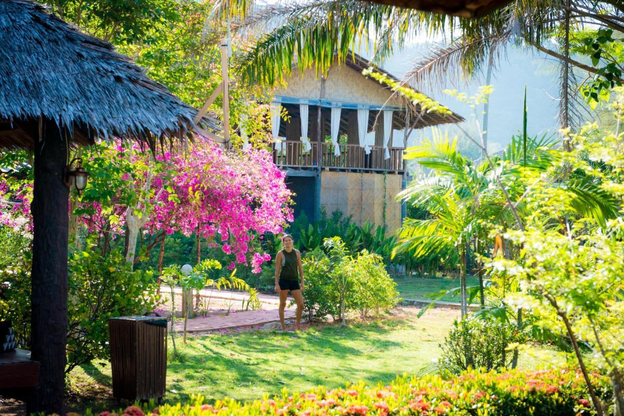 Oasis Yoga Bungalows Koh Lanta Exterior photo